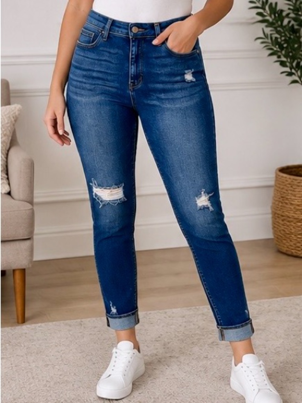 KanCan Distressed Cuffed Skinny Jeans Size 11/29